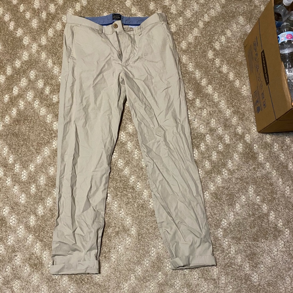 Men’s J. Crew lightweight khakis